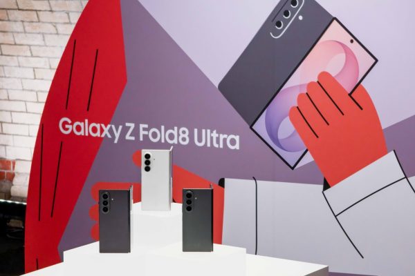 Prepogljivi telefoni Galaxy gredo za med